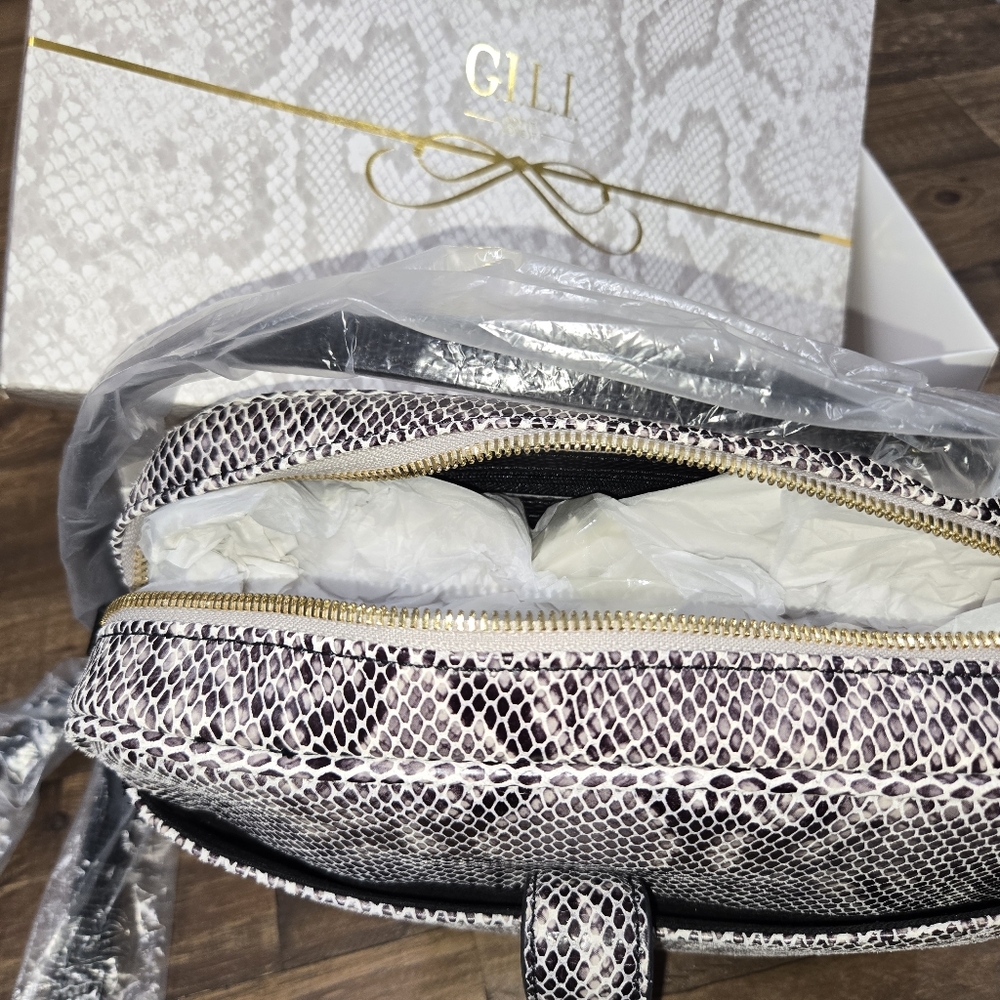 G.I.L.I. Leather Monochrome Snake Print Crossbody Bag w Slim Metalliac Wallet - Picture 5 of 11